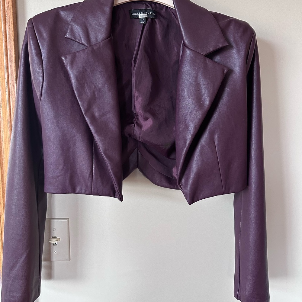 Ashley Parker xRTR Faux Leather Cropped Blazer Jacket. XS
